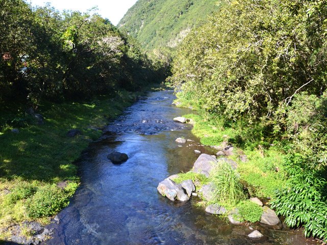 Passage du pont métallique sur la Rivière Langevin