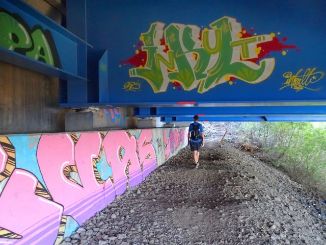 Passage sous la RN1 par le pont de la Ravine de Petit Etang