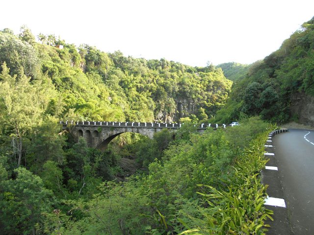 Arrivée au beau pont sur la Ravine des Avirons