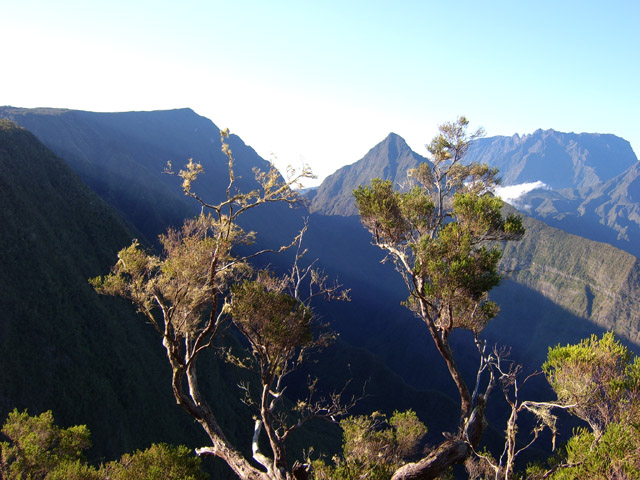 Les premiers panoramas sur le Cirque de Mafate