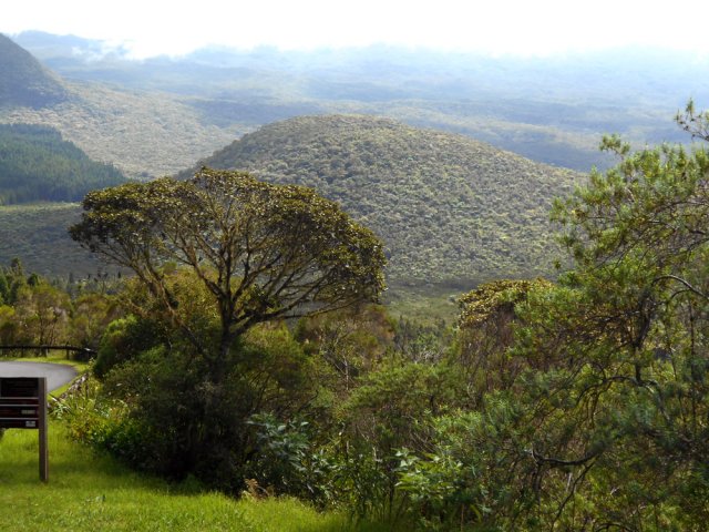 Le piton Bébour vu depuis le col