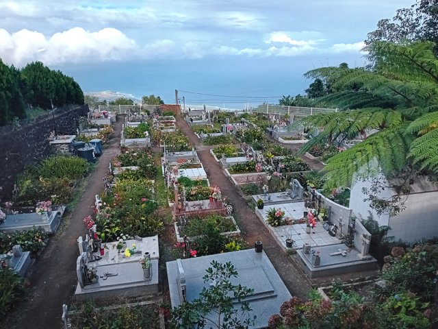 Repos éternel face à l'océan