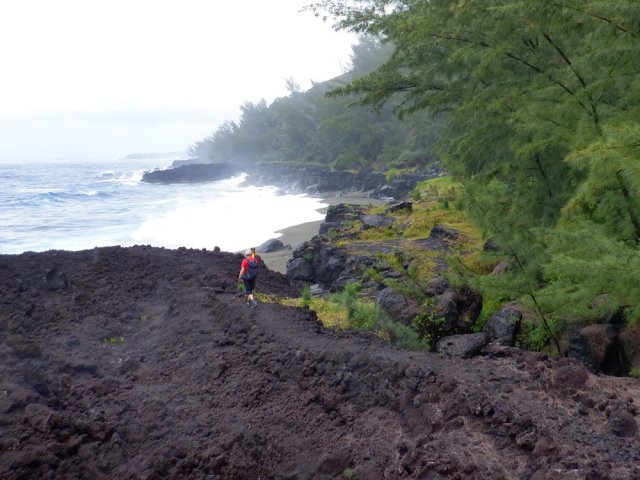 Une dernière descente mène à la nouvelle plage du Tremblet