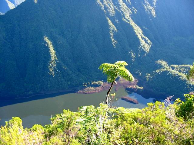 Grand Etang vu du sentier de crète emprunté à partir du belvédère vers l'ouest