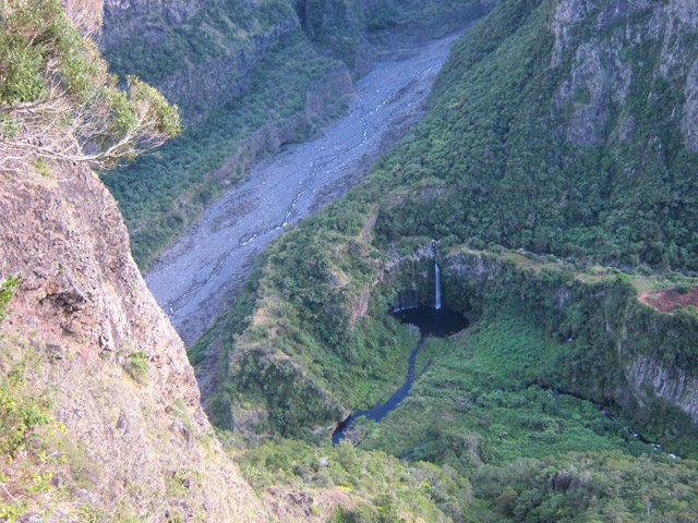 Tout début de la canalisation avec vues différentes du Voile de la Mariée
