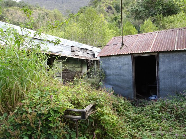 Ce qui reste de la case, habitée en 2015