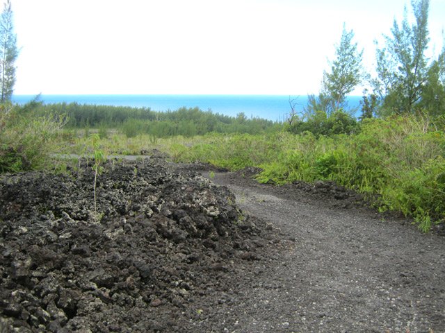 Début de la balade dans les laves