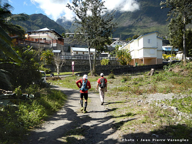 La petite piste qui termine le sentier de montée