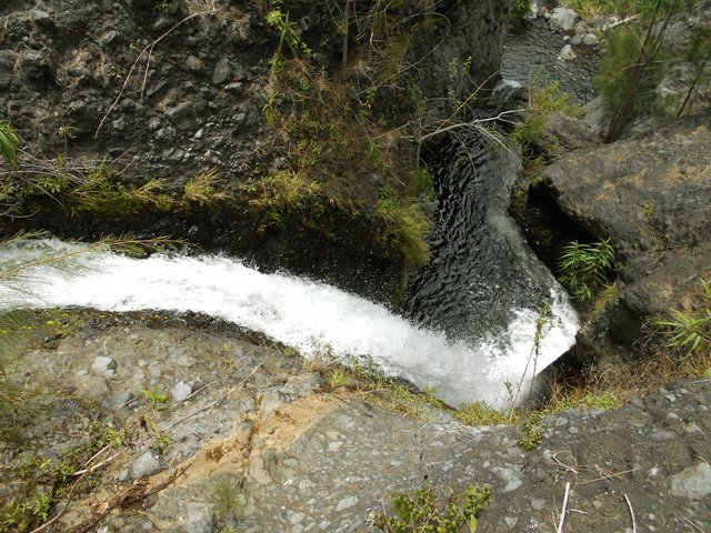La cascade du Bassin Ti Chien. Attention à la glissade mortelle