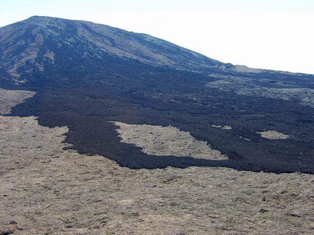 Très nombreux panoramas sur la Fournaise dans la deuxième partie du parcours