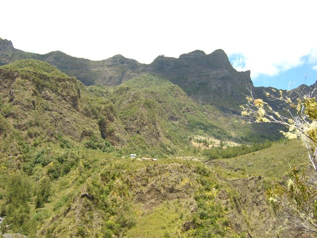 Maison Laclos surmontée des Trois Salazes