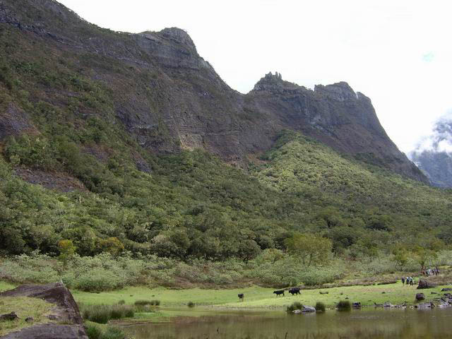 Les Trois Salazes dominent le Plateau de Kerval