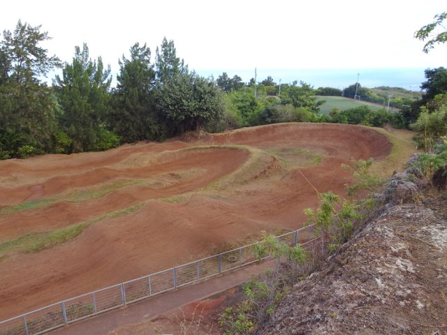Arrivée au circuit d'entraînement des motards