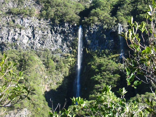 Les cascades sur le flanc du Rempart du Nez de Bœuf