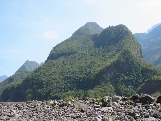 Le Cap d'Edouard culmine à 830 m