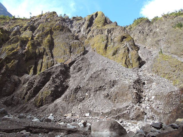 Une courte portion du Grand Eboulis de l'Îlet Quinquina