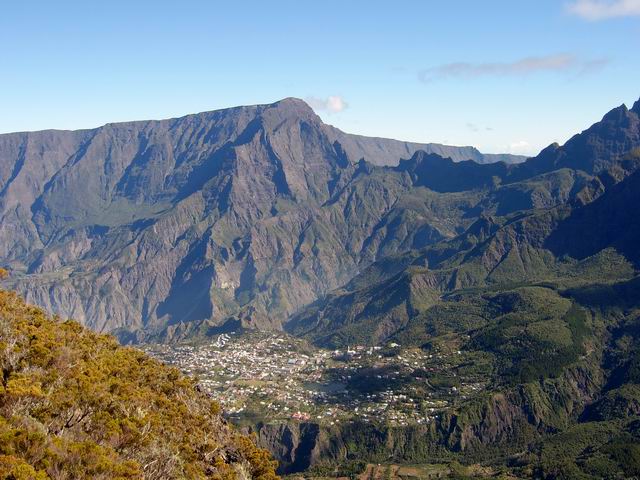 Vue sur Cilaos depuis le Sommet de l'Entre-Deux