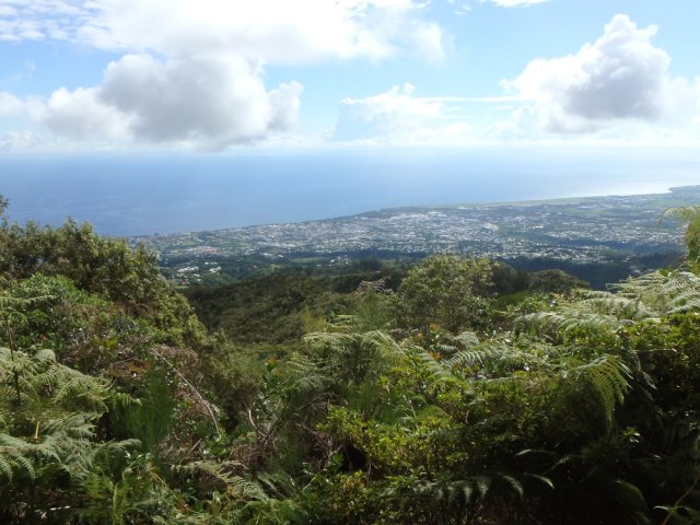 Quelques points de vue en direction de Saint-Denis et Sainte-Marie