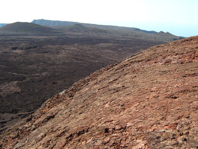 On devine le Nez Coupé du Tremblet à l'horizon