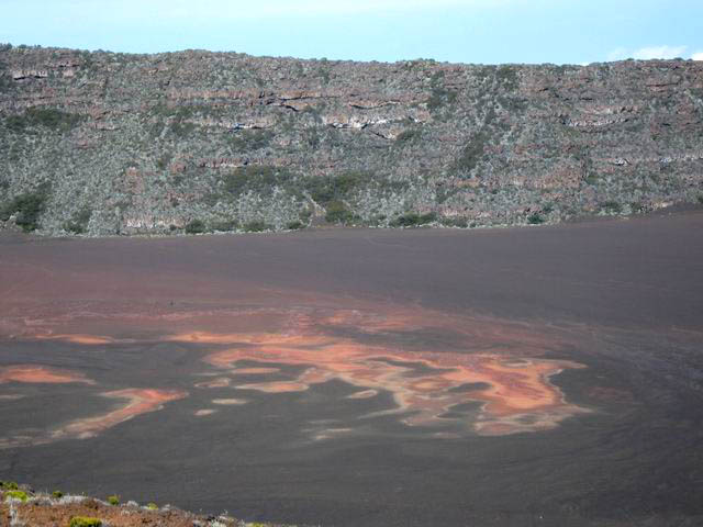 Les sables colorés de la Plaine des Sables, entre le Chisny et le Morne Langevin