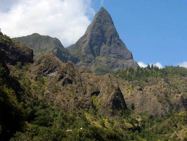 Le Piton des Calumets avant d'arriver à Cayenne