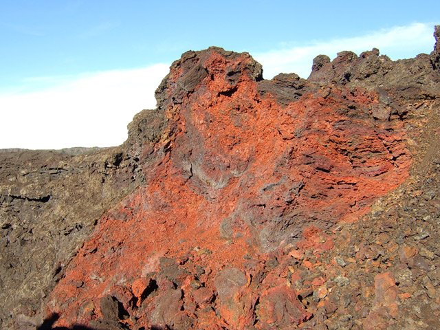 Les éboulis font encore mieux ressortir les couleurs rouges
