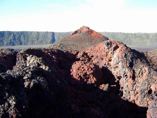 Le Cratère Rivals, issu d'une éruption de 1937