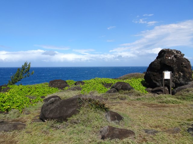 Croisement de sentiers dans plusieurs directions