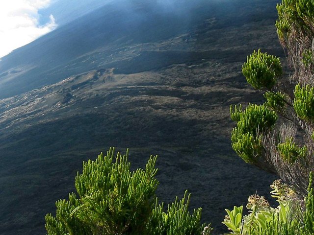 On remarque très bien la différence de pente vers la Plaine des Osmondes