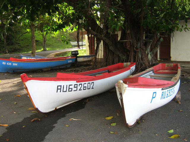 Port Langevin et ses barques, si difficiles à mettre à l'eau