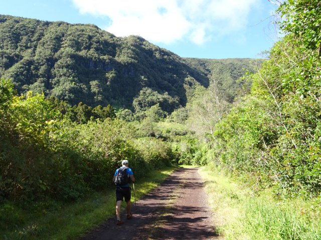 La route se transforme en piste après le Grand Bras Piton