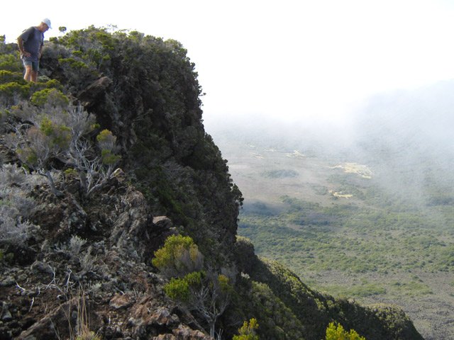 Gare à la chute vers la Savane Cimetière