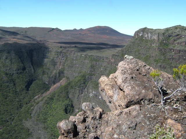 Le Piton Chisny et la Plaine des Sables