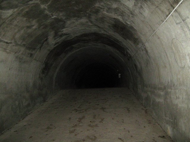 Le tunnel en direction de la Rivière des Galets puis des Bas de Mon Repos