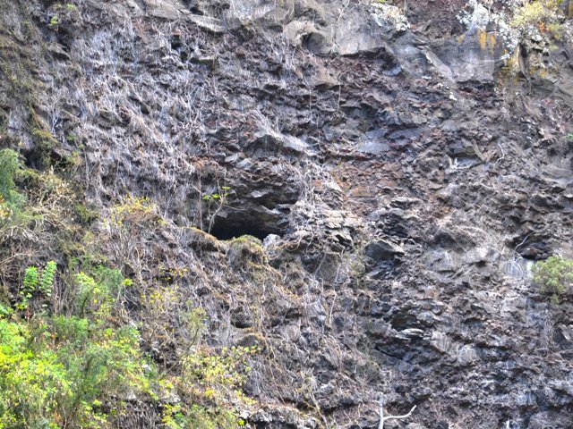 La fin d'un tunnel de lave à 40 mètres de hauteur