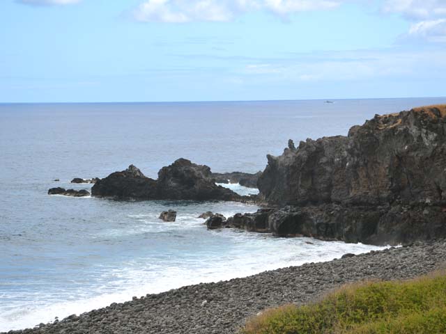 Vue sur la Passe des Trois Bassins, à l'embouchure de la Grande Ravine