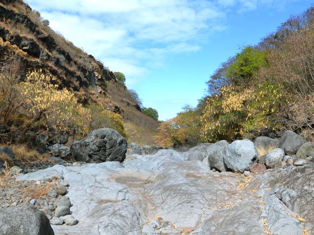 Une des rares portions sur la lave, sans rochers