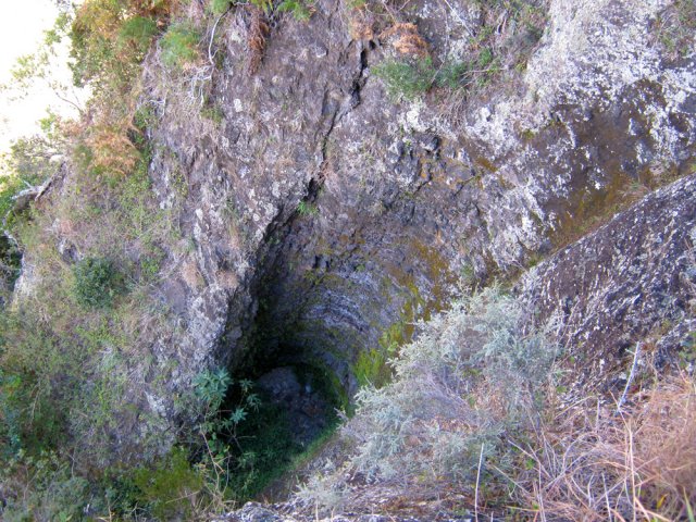 Prudence lors du franchissement de la ravine au-dessus du vide