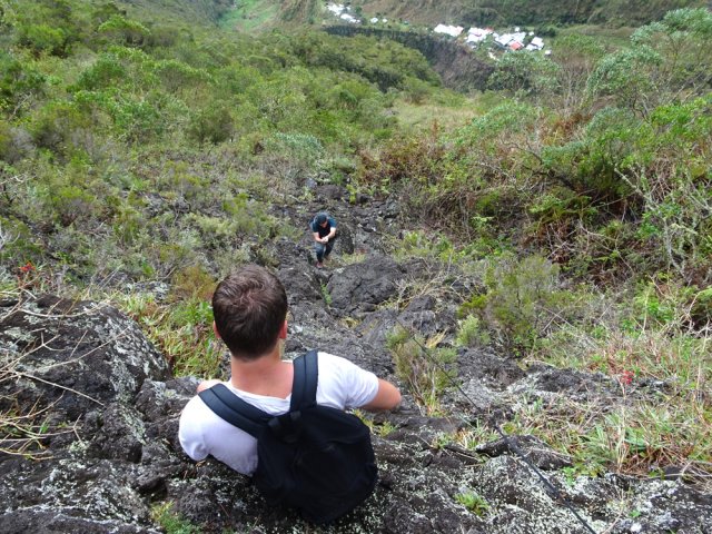 Les fils électriques remplacent le solide câble d'acier