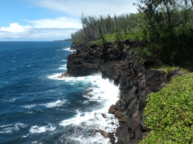 Profiter des vues sur l'océan depuis le haut des falaises avant de poursuivre