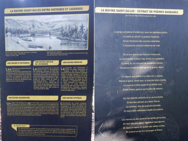 Les panneaux à lire au passage sous les manguiers