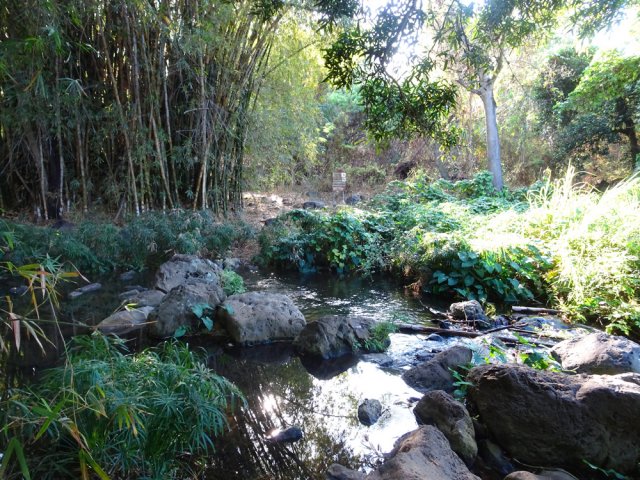 Le gué rocheux se passe assez facilement par temps sec
