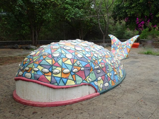 La baleine du square a repris des couleurs