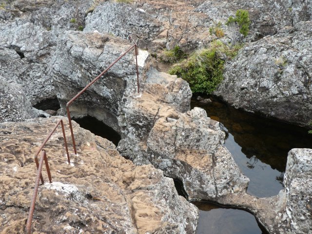 Le passage d'un gué de la Grande Ravine