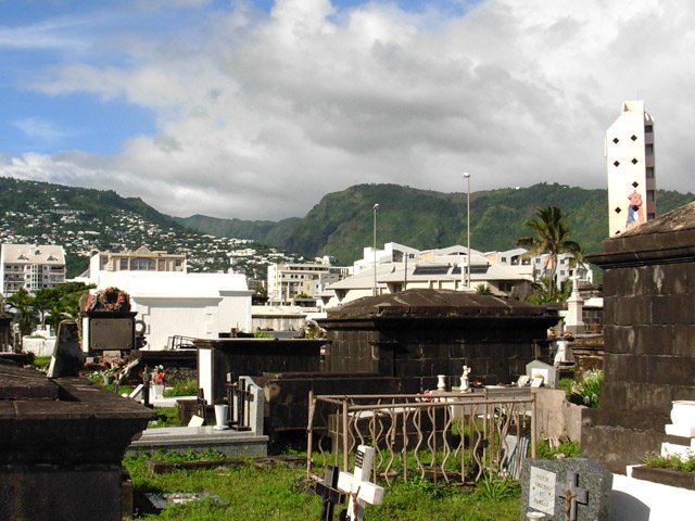 Le Colorado et la vallée de la Rivière Saint-Denis depuis le cimetière de l'Est