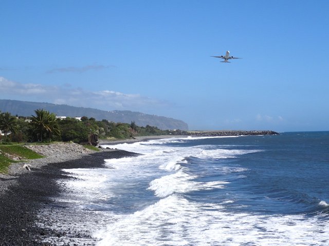 L'endroit est idéal pour regarder décoller les avions de Gillot