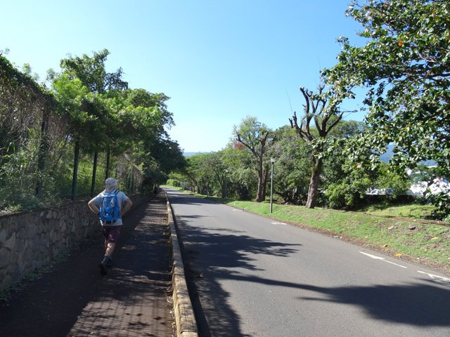 Pas de danger sur cette petite route parallèle à la voie rapide