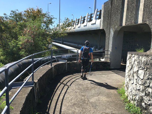 Arrivée au pont sur la Rivière des Pluies