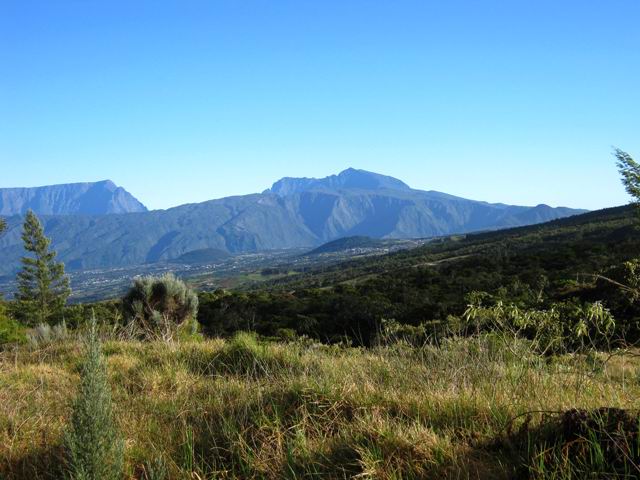 Très belles vues sur la Piton des Neiges depuis les prairies