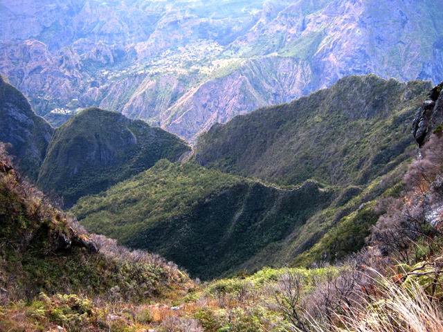 On distingue assez bien la Brèche et le sentier sur la crête